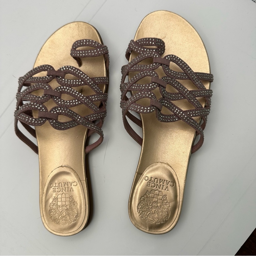Vince Camuto Women’s Dusty Rose Toe Loop Sandals – Size 7